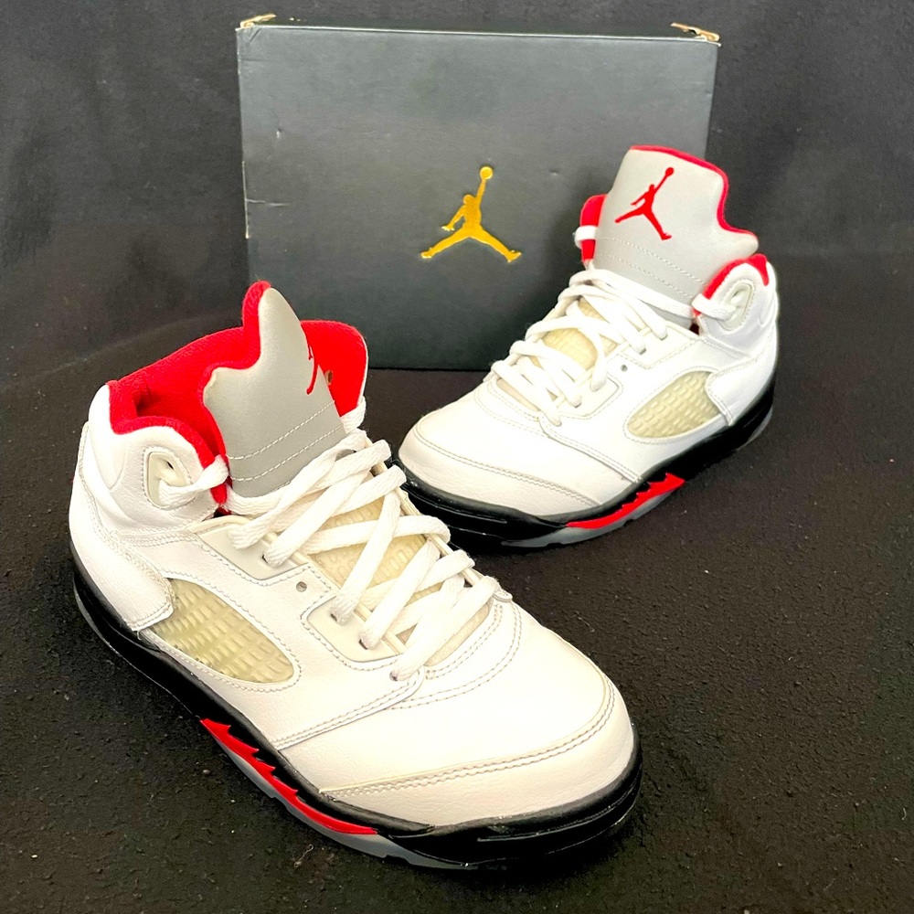 Air Jordan 5 retro Fire Red Sz 2.5
